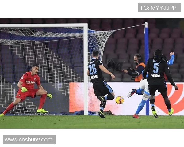 欧冠激战：那不勒斯补时绝杀本菲卡全场沸腾精彩集锦回顾